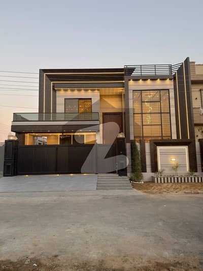 1 Kanal luxury Designer House is up for sale