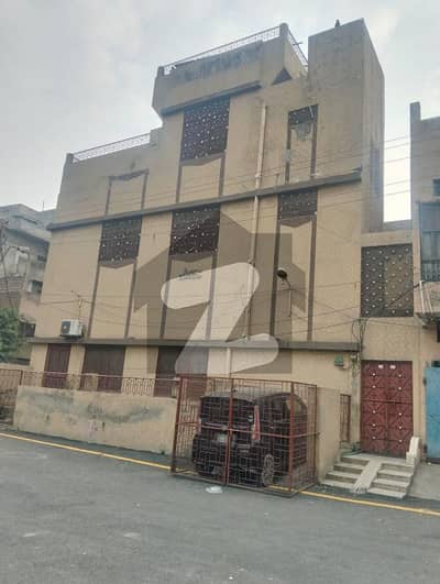 ایبٹ روڈ لاہور میں 8 کمروں کا 9 مرلہ عمارت 5.0 کروڑ میں برائے فروخت۔