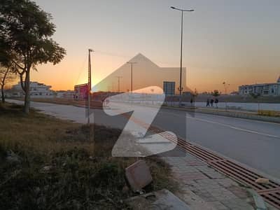 Top Location 1 Kanal Plot Reasonable Price