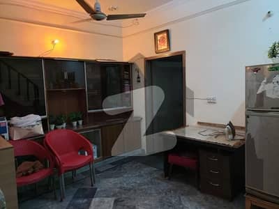 جوہر ٹاؤن فیز 2 جوہر ٹاؤن,لاہور میں 3 کمروں کا 3 مرلہ مکان 1.85 کروڑ میں برائے فروخت۔