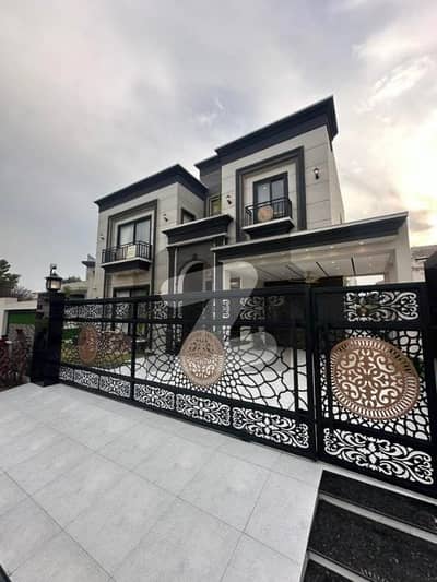 1 KANAL BRAND NEW BUNGALOW FOR SALE IN PHASE 6 DHA LAHORE.