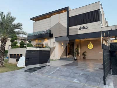 10 Marla Luxury House Available For Rent