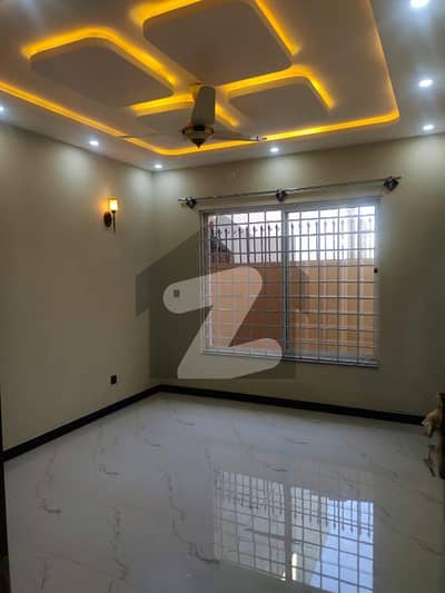 رحمان انکلیو لہتاراڑ روڈ,اسلام آباد میں 2 کمروں کا 8 مرلہ زیریں پورشن 58.0 ہزار میں کرایہ پر دستیاب ہے۔