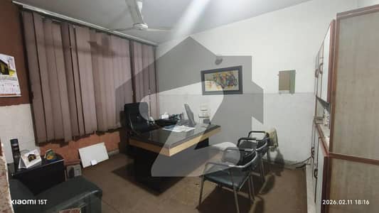 ڈی ایچ اے فیز 1 ڈیفنس (ڈی ایچ اے),لاہور میں 4 مرلہ عمارت 6.25 کروڑ میں برائے فروخت۔