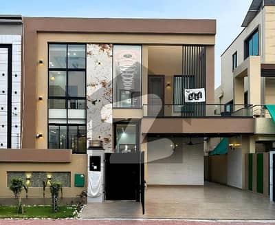 ڈی ایچ اے فیز 7 ڈیفنس (ڈی ایچ اے),لاہور میں 4 کمروں کا 10 مرلہ مکان 4.0 کروڑ میں برائے فروخت۔