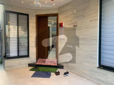 ڈی ایچ اے 9 ٹاؤن ۔ بلاک سی ڈی ایچ اے 9 ٹاؤن,ڈیفنس (ڈی ایچ اے),لاہور میں 3 کمروں کا 5 مرلہ مکان 3.0 کروڑ میں برائے فروخت۔