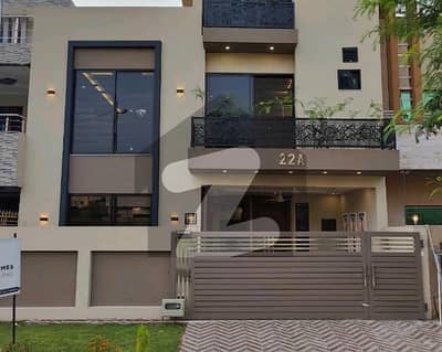 مارگلہ ویو سوسائٹی - بلاک بی مارگلہ ویو ہاؤسنگ سوسائٹی,ڈی ۔ 17,اسلام آباد میں 4 کمروں کا 9 مرلہ مکان 4.1 کروڑ میں برائے فروخت۔