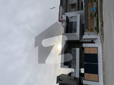 ڈی ایچ اے فیز 1 - سیکٹر بی ڈی ایچ اے فیز 1,ڈی ایچ اے ڈیفینس,پشاور میں 10 کمروں کا 1 کنال مکان 9.35 کروڑ میں برائے فروخت۔