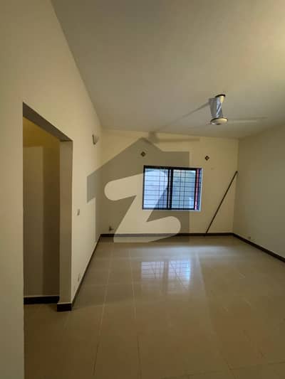 عسکری 13 راولپنڈی میں 4 کمروں کا 10 مرلہ مکان 1.6 لاکھ میں کرایہ پر دستیاب ہے۔