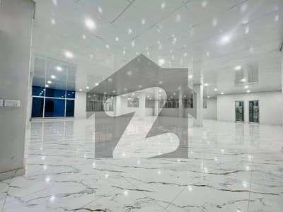 2500 Sqft Ground Floor Hall Available For Rent! Best For Brand Store Jail Road Near Nawaz Medicare Faisalabad