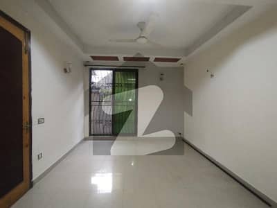 جوہر ٹاؤن فیز 2 جوہر ٹاؤن,لاہور میں 1 کمرے کا 5 مرلہ زیریں پورشن 42.0 ہزار میں کرایہ پر دستیاب ہے۔