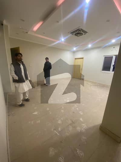 Commercial floor for rent near Emporium mall