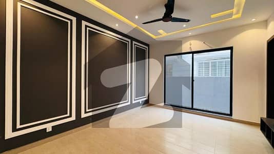 1 Kanal Slightly Used Modern Design Lavish House For Sale In DHA | For Discounted Price And Original Pictures Download The App "Signature Lands".