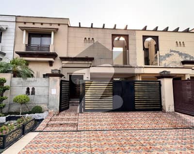 سٹی ہاؤسنگ سوسائٹی گوجرانوالہ میں 5 کمروں کا 10 مرلہ مکان 3.6 کروڑ میں برائے فروخت۔