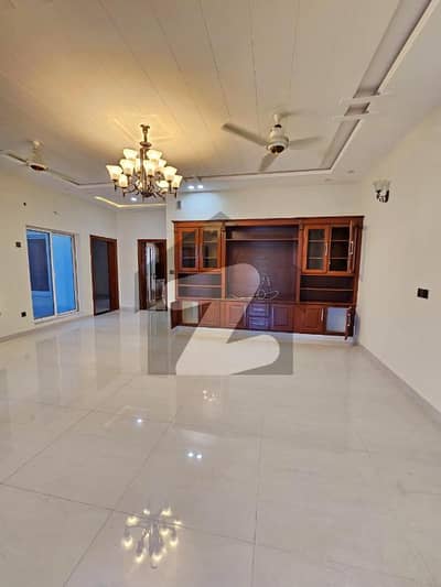 G-13 Tile Flooring 10 Marla 7 Bed 8 Bath Prime Location Like New House