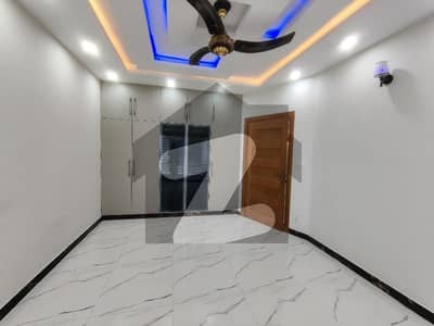 Prime Location 10 Marla Double Unit House For Rent In Phase 8 Bahria Town