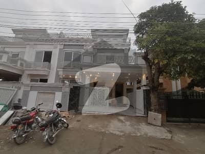 گلریز ہاؤسنگ سکیم راولپنڈی میں 7 کمروں کا 10 مرلہ مکان 5.65 کروڑ میں برائے فروخت۔ گلریز ہاؤسنگ سکیم راولپنڈی میں 7 کمروں کا 10 مرلہ مکان 5.65 کروڑ میں برائے فروخت۔