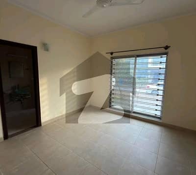 House 5 Marla For Sale In Bahria Town Phase 8 - Awami Villas 2
