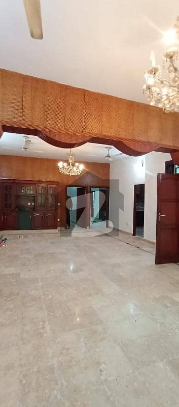 10 Marla Ground Portion available for Rent