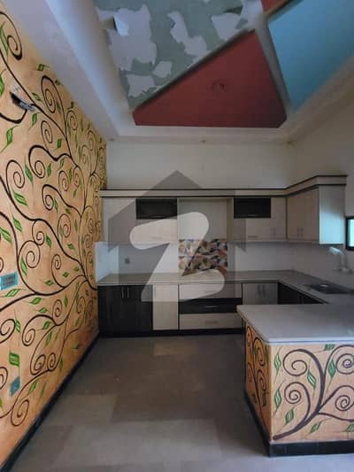 نارتھ کراچی ۔ سیکٹر 11اے نارتھ کراچی,کراچی میں 6 کمروں کا 10 مرلہ مکان 4.5 کروڑ میں برائے فروخت۔