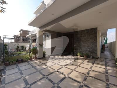 گلبرگ ریزیڈنشیا - بلاک سی گلبرگ ریزیڈنشیا,گلبرگ,اسلام آباد میں 6 کمروں کا 1 کنال مکان 9.5 کروڑ میں برائے فروخت۔