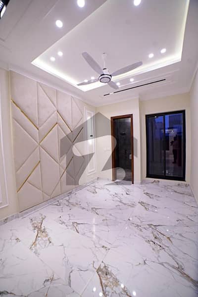 10 Marla Luxary House In Lake City Lahore