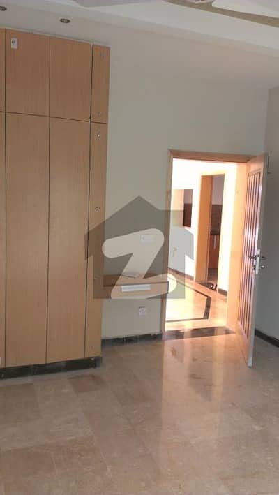 10 Marla luxury house for sale