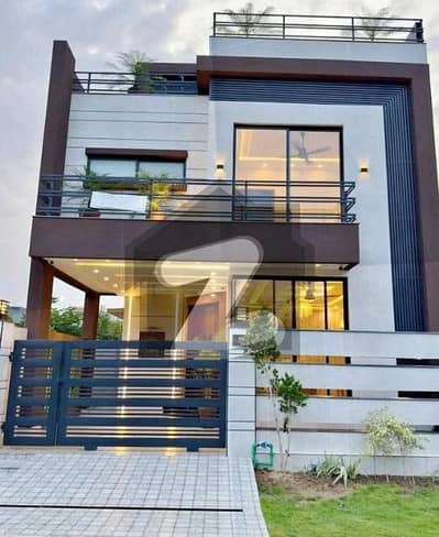 پارک ویو سٹی لاہور میں 4 کمروں کا 5 مرلہ مکان 1.5 کروڑ میں برائے فروخت۔