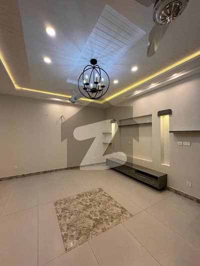 BEAUTIFUL LOCATION BRAND NEW UPPER PORTION FOR RENT