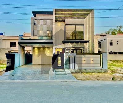 10 Marla Ultra Modern Luxury House For Sale