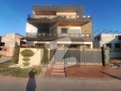 Ideal Prime Location 9 Marla House has landed on market in Buch Villas Phase 2 - Manik Block, Multan