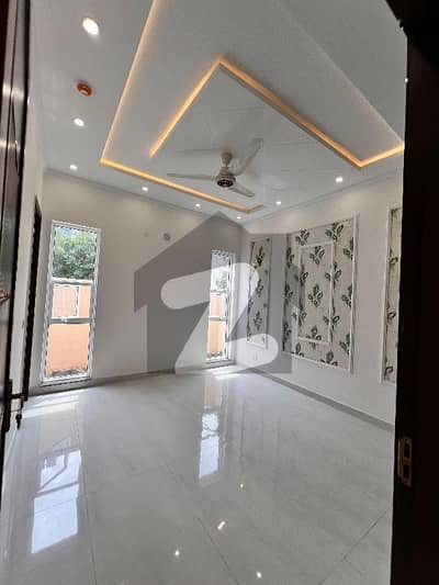 Elegant & Fully Maintained 5 Marla House for Sale in DHA 9 Town D Block Lahore