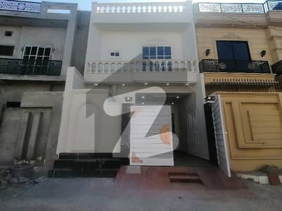 Prime Location House Spread Over 3 Marla In Bosan Road Available