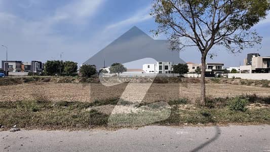 1-Kanal Top Prime Location For Residence In V Block PH:8 Direct Excess From The Main Broadway AND Walking Distance From Park.