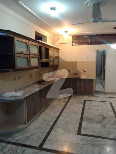 جی ۔ 13 اسلام آباد میں 3 کمروں کا 10 مرلہ زیریں پورشن 65.0 ہزار میں کرایہ پر دستیاب ہے۔