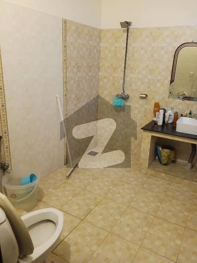 سرور روڈ کینٹ,لاہور میں 2 کمروں کا 1 کنال بالائی پورشن 80.0 ہزار میں کرایہ پر دستیاب ہے۔