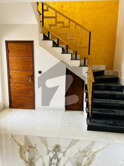 125sq yd Luxury Villa in Ali Block. 3Bedrooms, Drawing, Dining & American Kitchen. 5mins drive from main gate of BTK.