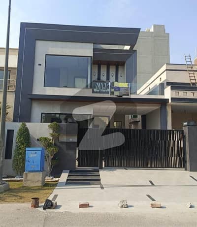 ڈی ایچ اے فیز 8 سابقہ ​​پارک ویو ڈی ایچ اے فیز 8,ڈی ایچ اے ڈیفینس,لاہور میں 4 کمروں کا 10 مرلہ مکان 1.7 لاکھ میں کرایہ پر دستیاب ہے۔