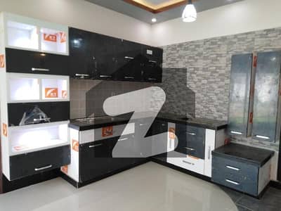 گلستانِِ جوہر ۔ بلاک 7 گلستانِ جوہر,کراچی میں 6 کمروں کا 10 مرلہ مکان 5.8 کروڑ میں برائے فروخت۔