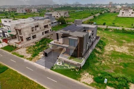 5 MARLA PLOT AVAILABLE FOR F-788 FACING PARK NEXT OT CORNER