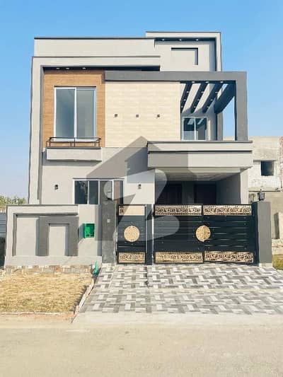 بحریہ نشیمن لاہور میں 3 کمروں کا 5 مرلہ مکان 1.65 کروڑ میں برائے فروخت۔