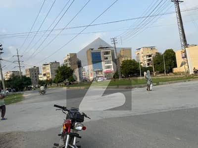 5 MARLA FACING 10 MARLA PLOT POSSESSION IN DECEMBER AVAILABLE FOR SALE IN LAKE CITY MEADOWS PVT LTD