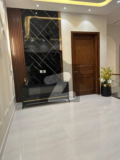 لیک سٹی ۔ سیکٹر ایم ۔ 3اے لیک سٹی,رائیونڈ روڈ,لاہور میں 5 کمروں کا 12 مرلہ مکان 6.5 کروڑ میں برائے فروخت۔ لیک سٹی ۔ سیکٹر ایم ۔ 3اے لیک سٹی,رائیونڈ روڈ,لاہور میں 5 کمروں کا 12 مرلہ مکان 6.5 کروڑ میں برائے فروخت۔