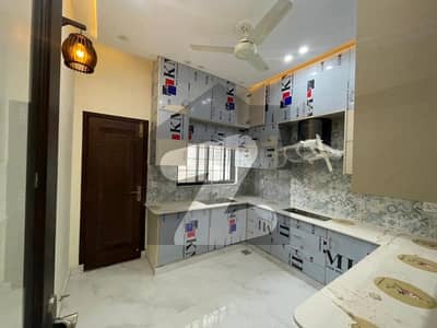 جوہر ٹاؤن لاہور میں 3 کمروں کا 1 کنال بالائی پورشن 1.4 لاکھ میں کرایہ پر دستیاب ہے۔