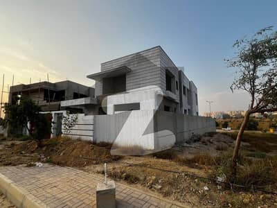 GREY STRUCTURE 500sq Yd Villa FOR SALE In Precinct-4 OVERSEAS BLOCK. 5min Drive From Main Gate Of Bahria Town Karachi