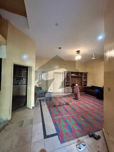 جوہر ٹاؤن فیز 1 - بلاک بی2 جوہر ٹاؤن فیز 1,جوہر ٹاؤن,لاہور میں 5 کمروں کا 7 مرلہ مکان 3.25 کروڑ میں برائے فروخت۔