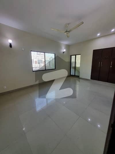 Luxury 4 Bed First Floor Portion For Rent Near Jheel Park | One Unit Per Floor | Servant Quarter & Parking