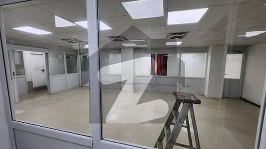 2000 Sq Ft Semi-Furnished OFFICE is available at main Shaheed e Millat 24/7 building