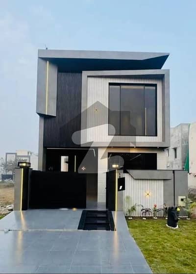 5 MARLA MODERN HOUSE FOR SALE IN DHA 9 TOWN.