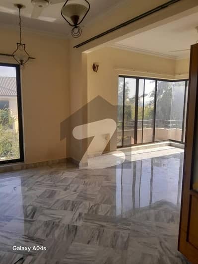 3 Bed Upper Portion With Servant Quarter